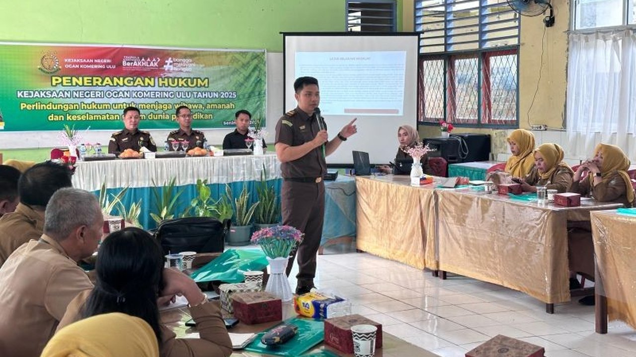 Kejari OKU, Sumatera Selatan, gencar sosialisasikan hukum ke sekolah-sekolah untuk mencegah kenakalan dan kekerasan remaja, termasuk perundungan di dunia maya dan penyalahgunaan narkoba.