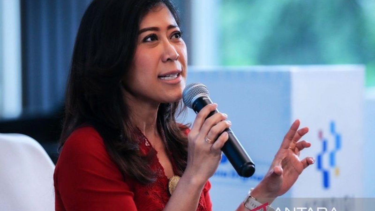 Menkominfo Meutya Hafid tekankan pentingnya kolaborasi lintas sektor untuk memperkuat pertahanan siber Indonesia, menanggapi tingginya angka kecanduan internet dan maraknya kejahatan digital.