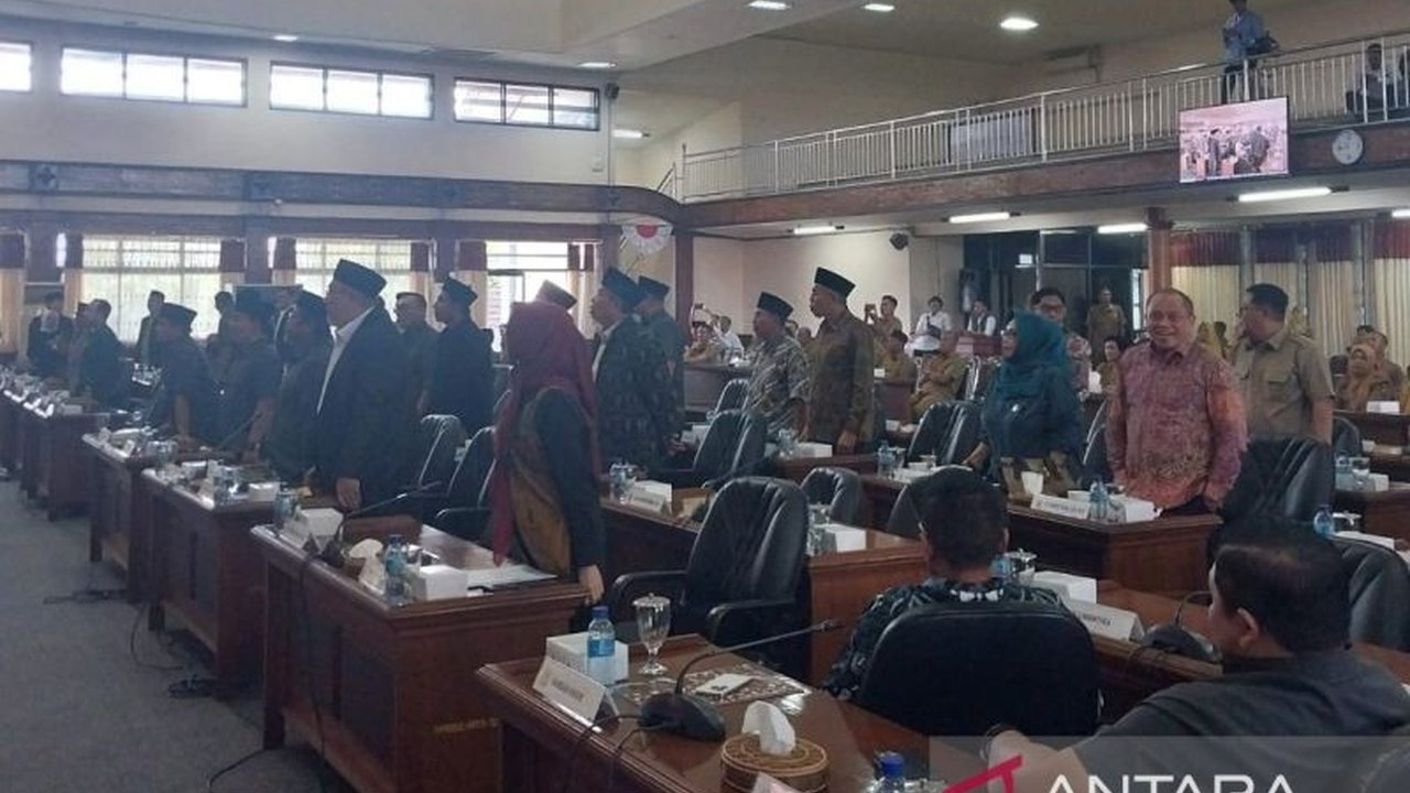 Usulan hak interpelasi terkait Dana Alokasi Khusus (DAK) 2023-2024 di NTB ditolak DPRD setelah voting terbuka dalam rapat paripurna, dengan 32 anggota menolak dan 11 anggota menyetujui.