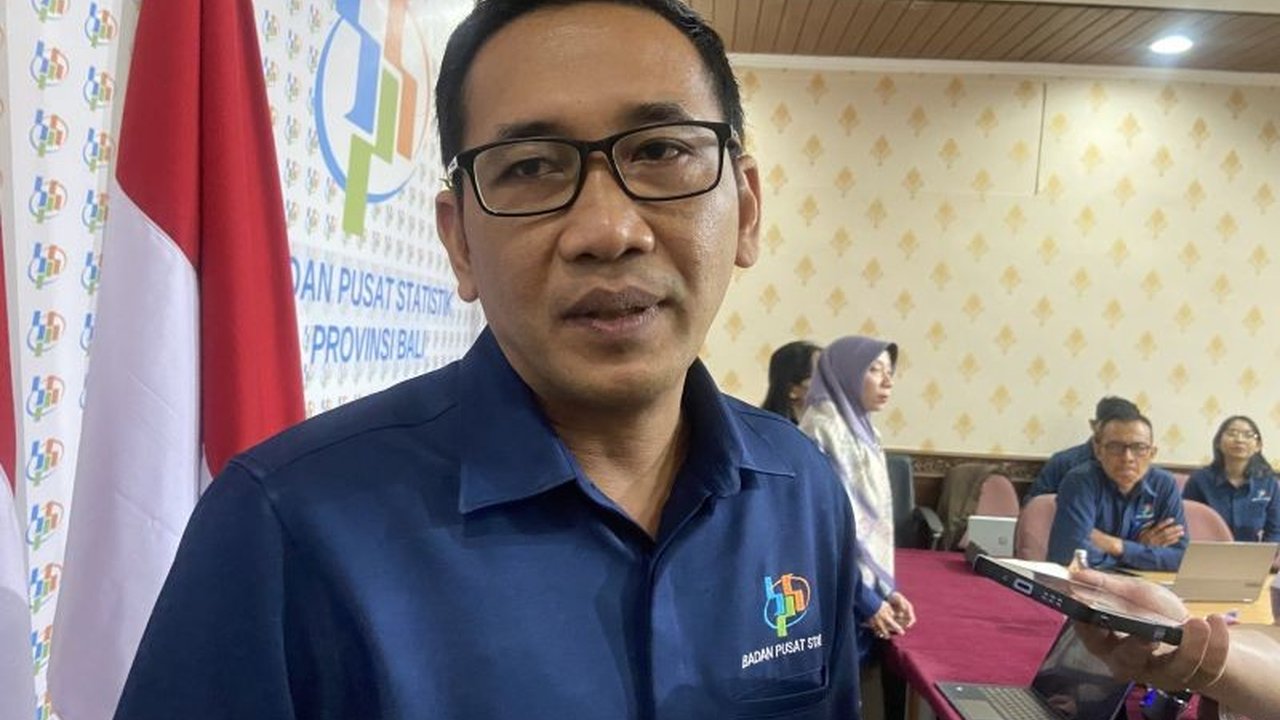 Badan Pusat Statistik (BPS) Bali mencatat 43.130 penduduk masih menganggur hingga Februari 2025, meskipun angka ini menunjukkan penurunan dibandingkan tahun sebelumnya, didominasi pengangguran laki-laki di perkotaan.