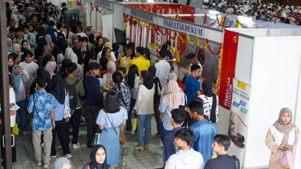 UI Open Days 2025 berhasil menarik lebih dari 17.000 pengunjung, melampaui target dan memberikan informasi lengkap seputar program studi di berbagai jenjang pendidikan.