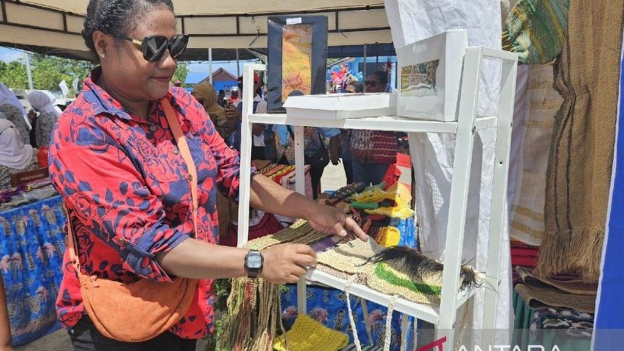 Badan Pusat Statistik (BPS) Papua mencatat pertumbuhan ekonomi Provinsi Papua pada triwulan pertama 2025 sebesar 3,91 persen (y-o-y), didorong oleh sektor administrasi pemerintahan dan perdagangan, meskipun terjadi kontraksi pada sektor konstruksi dan pen