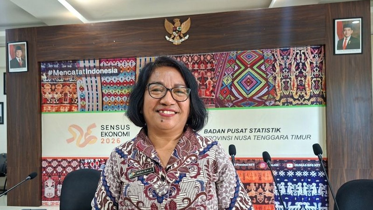 Ekonomi Nusa Tenggara Timur (NTT) tumbuh positif 4,55 persen secara tahunan pada triwulan I-2025, didorong sektor perdagangan dan konsumsi rumah tangga, meskipun ada kontraksi pada sektor konstruksi dan pengeluaran pemerintah.