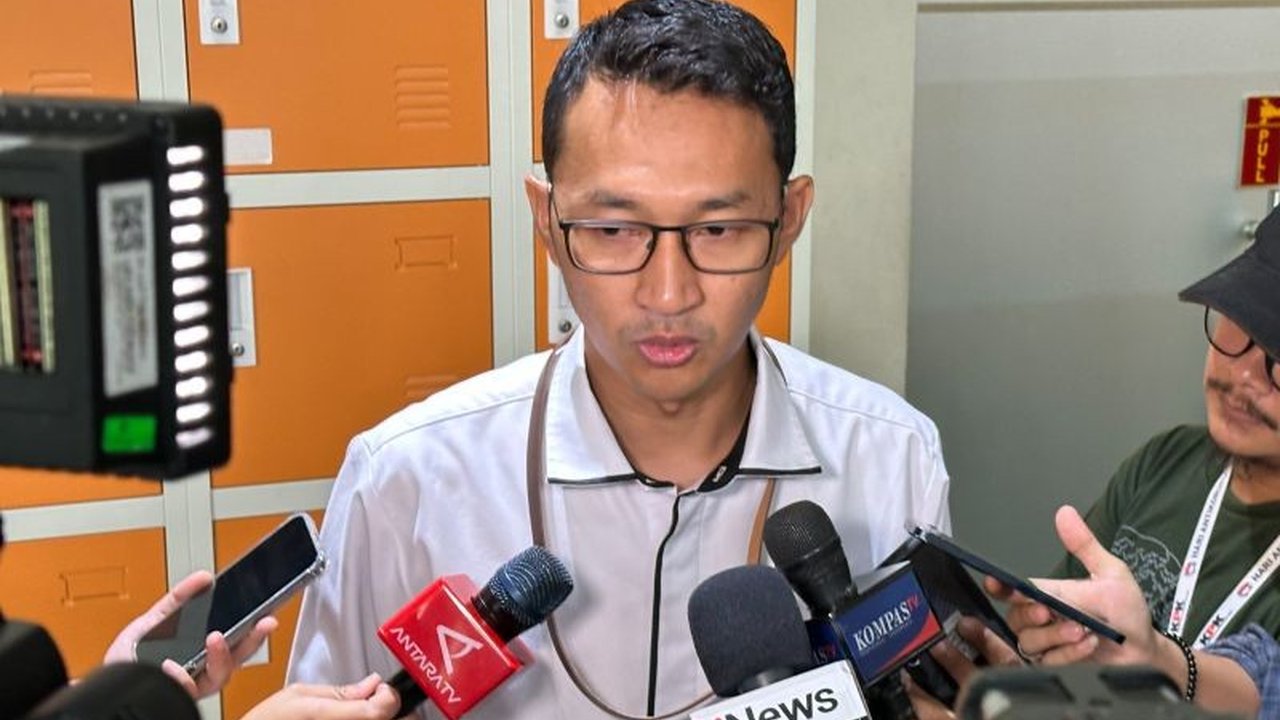 KPK akan segera memberikan informasi terbaru terkait dugaan korupsi kegiatan wawasan kebangsaan (wasbang) fiktif di Situbondo, Jawa Timur, yang melibatkan anggota DPRD Jatim dengan nilai mencapai Rp1,2 miliar.