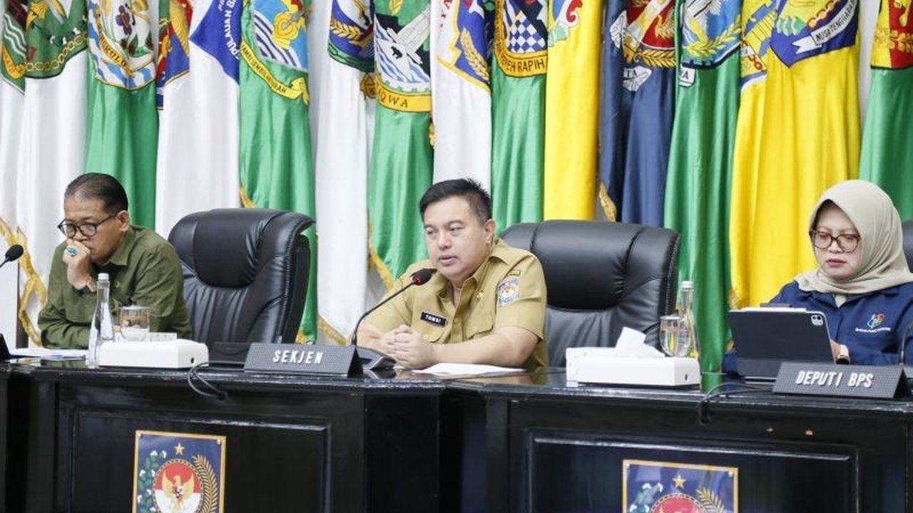 Kemendagri mendorong pemerintah daerah bekerja sama menjaga stok pangan dan mengendalikan harga, terutama setelah inflasi April 2025 mencapai 1,17 persen secara bulanan dan 1,95 persen secara tahunan.