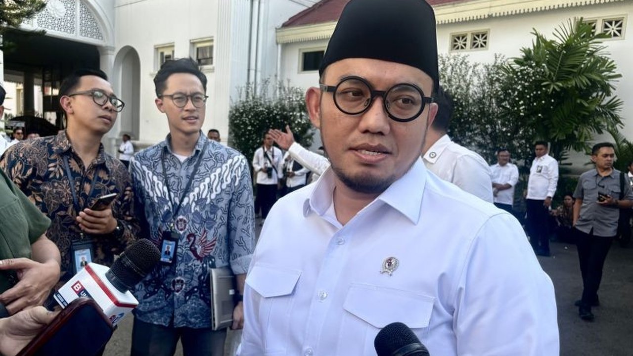 Wakil Kepala BP Haji, Dahnil Anzar Simanjuntak, mengungkapkan desain perkampungan jamaah haji Indonesia di Mekkah yang tengah dibahas Presiden Prabowo dengan Pangeran MBS, bertujuan memudahkan ibadah haji dan umrah bagi jutaan jamaah Indonesia.