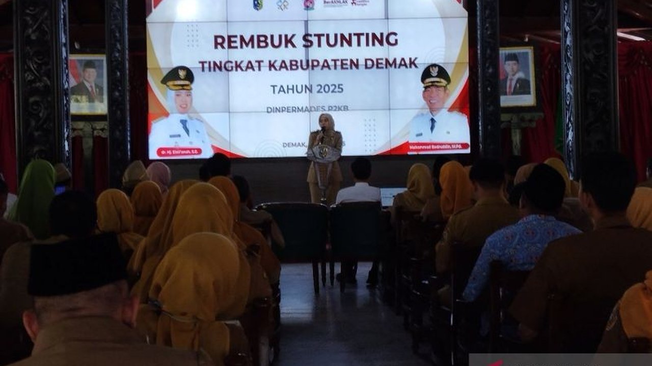 Pemkab Demak bertekad menurunkan angka stunting hingga 2 persen pada tahun 2025 mendatang, setelah berhasil menekan angka tersebut menjadi 4,66 persen di tahun 2024.