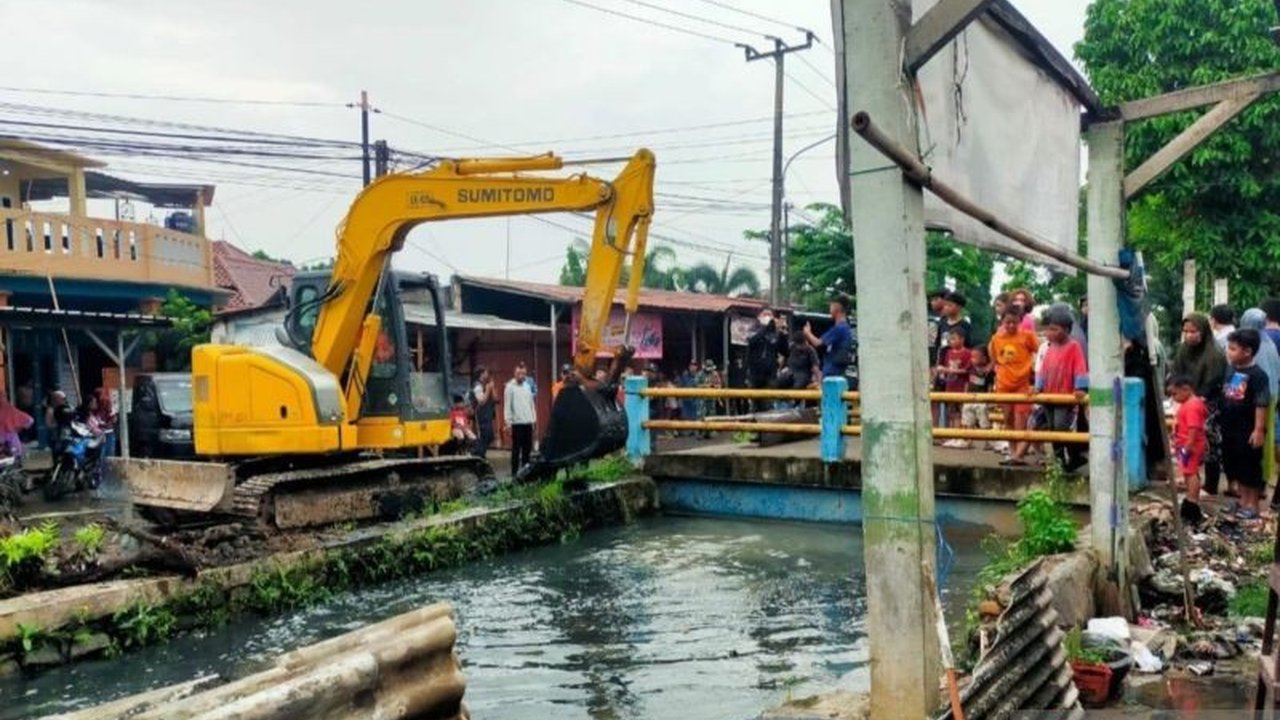 Pemkab Bekasi berhasil tertibkan 1.315 bangunan liar di 120 titik untuk mencegah banjir dan mewujudkan tata kota yang lebih tertib, aman, dan nyaman.