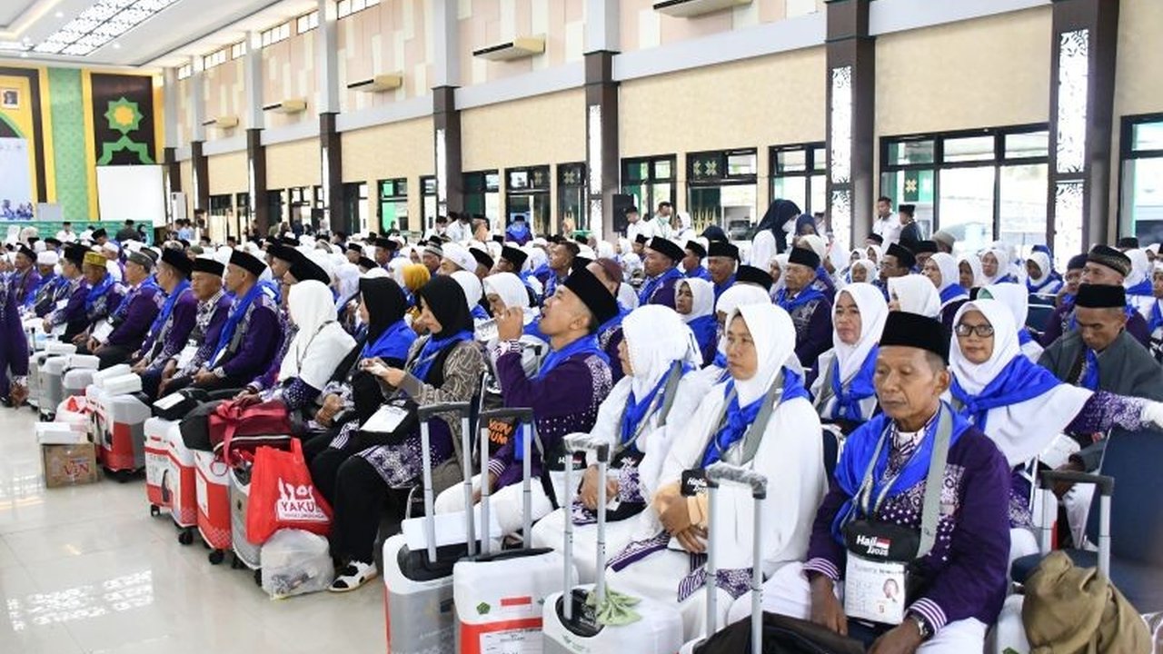 Sebanyak 370 calon haji kloter 3 Embarkasi Palembang dari OKU Timur telah tiba di Asrama Haji Sumsel dan akan diberangkatkan ke Arab Saudi pada Selasa dini hari.