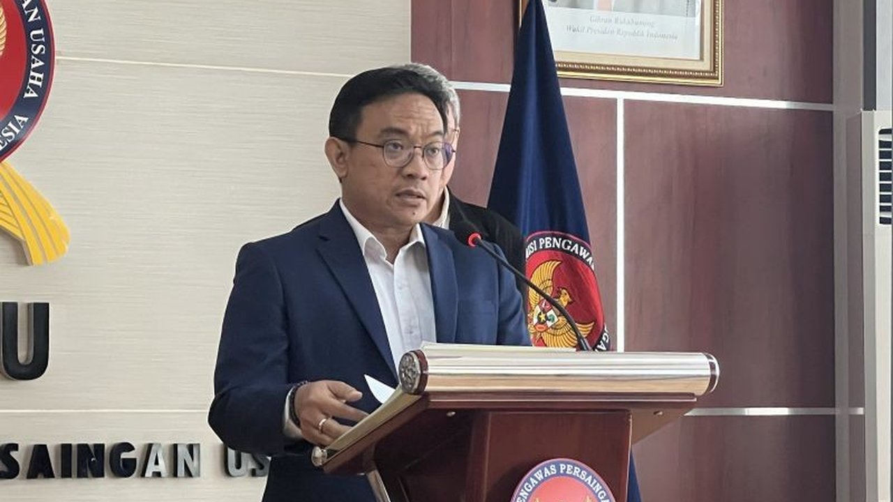 Komisi Pengawas Persaingan Usaha (KPPU) meminta dilibatkan dalam rapat koordinasi kebijakan tarif impor AS untuk mencegah dampak negatif seperti predatory pricing dan PHK massal di Indonesia.