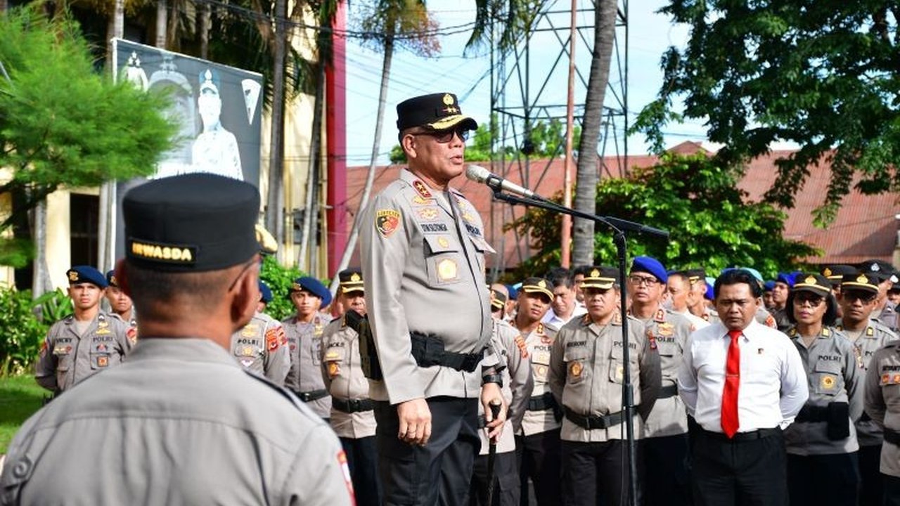 Kapolda NTT Irjen Pol. Daniel Silitonga tegas ingatkan oknum anggota Polri yang mencoreng nama institusi, menekankan pentingnya kesiapsiagaan, pengabdian, kolaborasi, dan integritas.