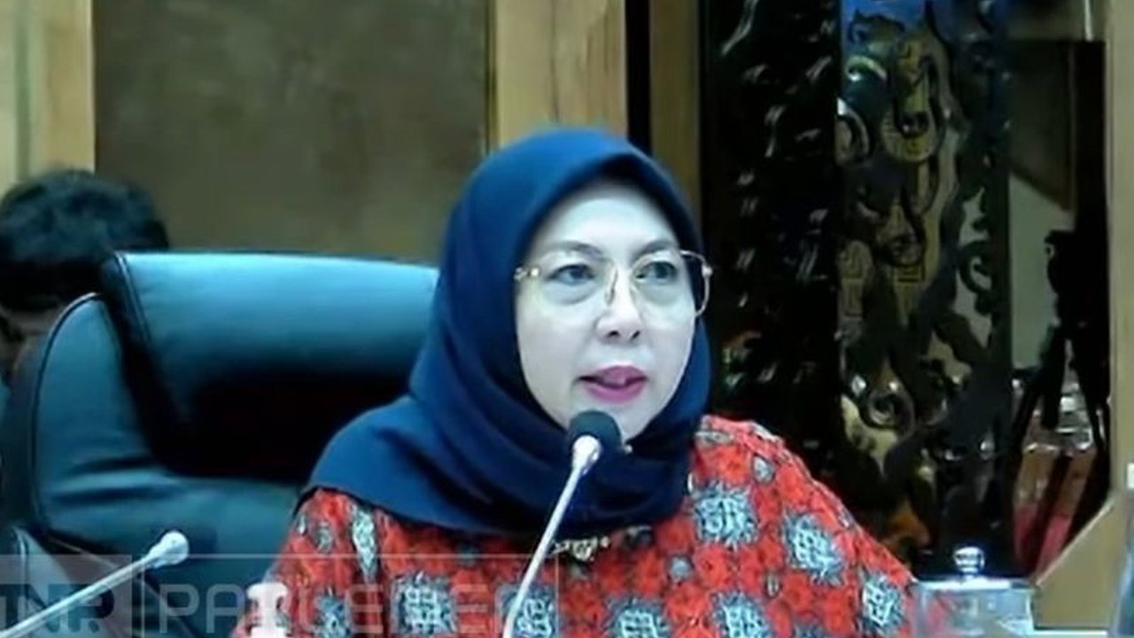 Wakil Ketua Komisi X DPR RI Himmatul Aliyah mendesak kepala daerah proaktif selesaikan kendala pendidikan di daerah tertinggal, terdepan, dan terluar (3T), terutama masalah akses pendidikan yang jauh.