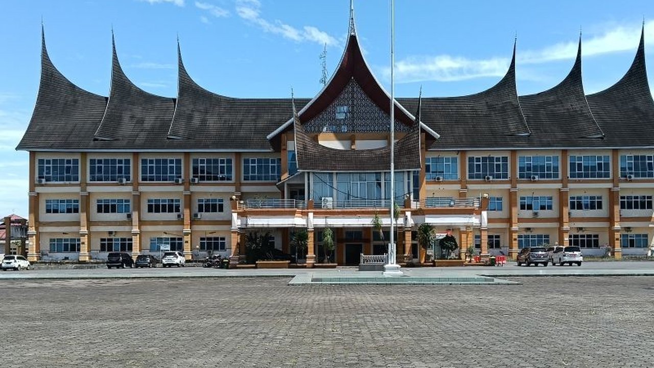 Pemkab Pasaman Barat mengusulkan pembangunan Sekolah Rakyat kepada Kementerian Sosial untuk membantu anak-anak keluarga miskin mengakses pendidikan berkualitas.