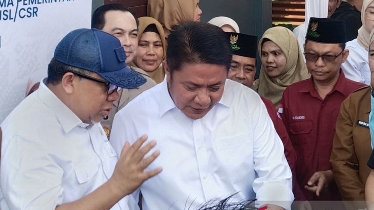 Wakil Menteri Perumahan Rakyat Fahri Hamzah mengusulkan pembangunan rumah susun di sepanjang Sungai Musi Palembang untuk mengatasi urbanisasi dan meningkatkan keindahan kota, rencana ini akan diusulkan dalam APBN 2026.
