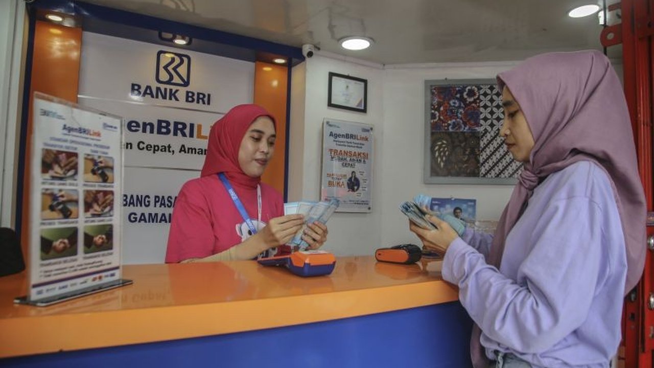 Lembaga Penjamin Simpanan (LPS) melaporkan peningkatan Indeks Menabung Konsumen (IMK) dan Indeks Kepercayaan Konsumen (IKK) pada April 2025, menandakan membaiknya kondisi ekonomi dan optimisme masyarakat.