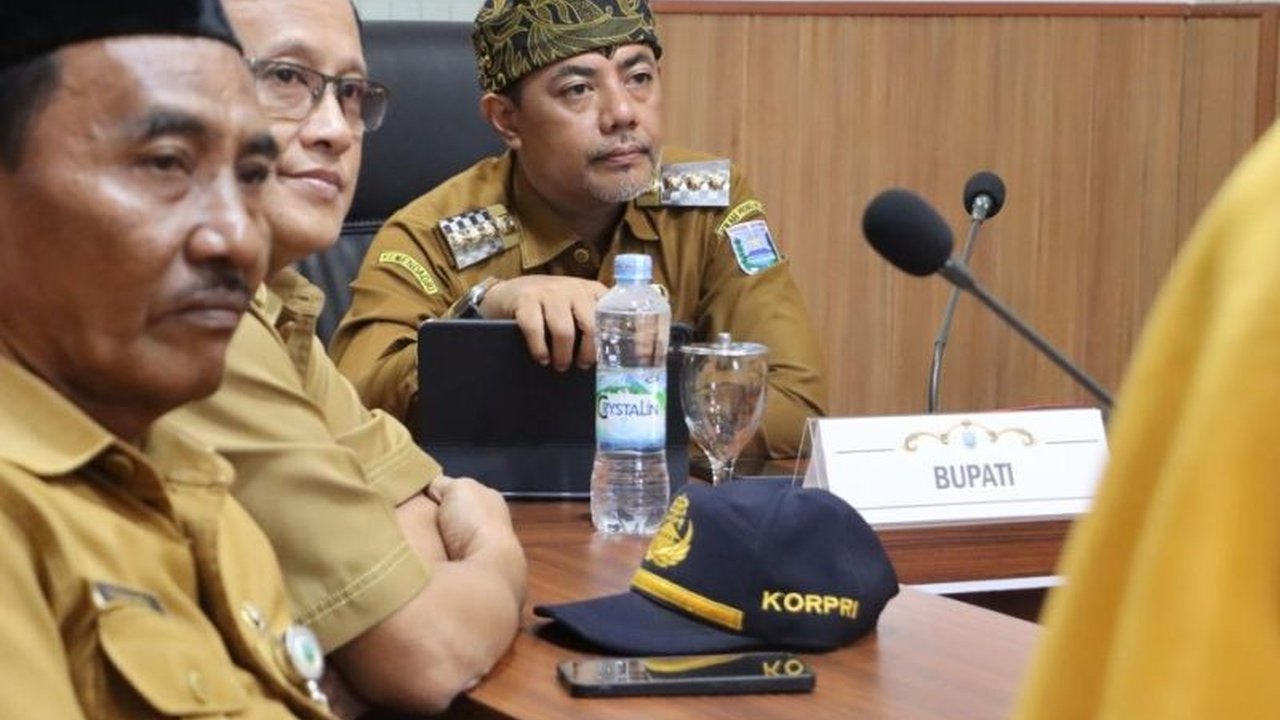 Pemerintah Kabupaten Probolinggo melakukan intervensi pasar untuk menjaga stabilitas harga bahan pokok dan mencegah inflasi yang tidak terkendali.