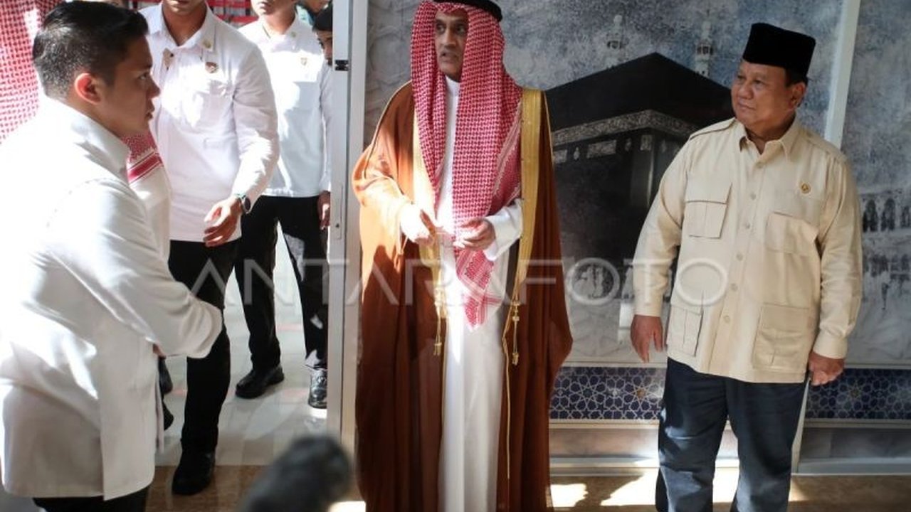 Terminal haji-umroh baru di Bandara Soekarno-Hatta, Tangerang, melengkapi Asrama Haji Cipondoh dan memberikan kemudahan bagi jamaah calon haji dan umrah di Kota Tangerang.