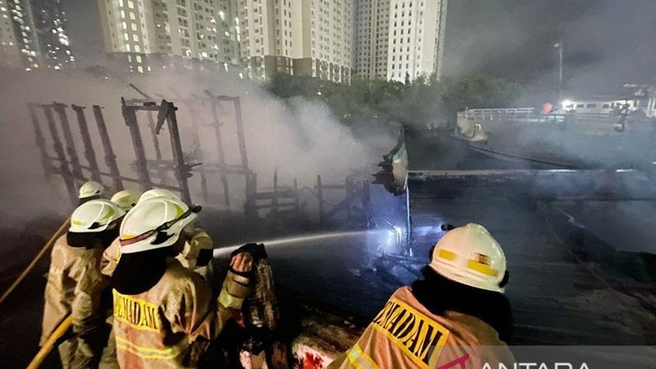 Suku Dinas Penanggulangan Kebakaran dan Penyelamatan Jakarta Utara dan Kepulauan Seribu mencatat 67 kasus kebakaran dari Januari hingga April 2024, dengan kerugian mencapai Rp18,5 miliar dan korban jiwa satu orang.