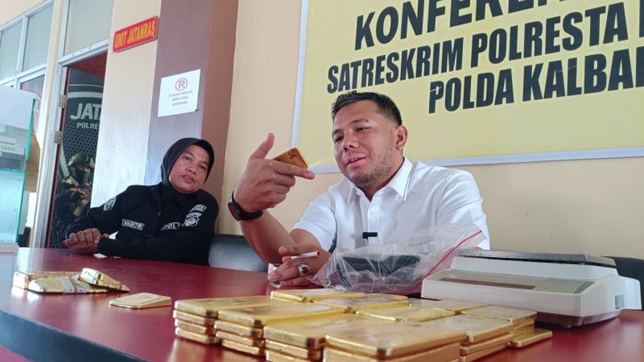 Polresta Pontianak mengungkap sindikat perdagangan emas ilegal dan menangkap empat tersangka, dengan barang bukti puluhan kilogram emas batangan dari aktivitas tambang ilegal di Kalimantan Barat.