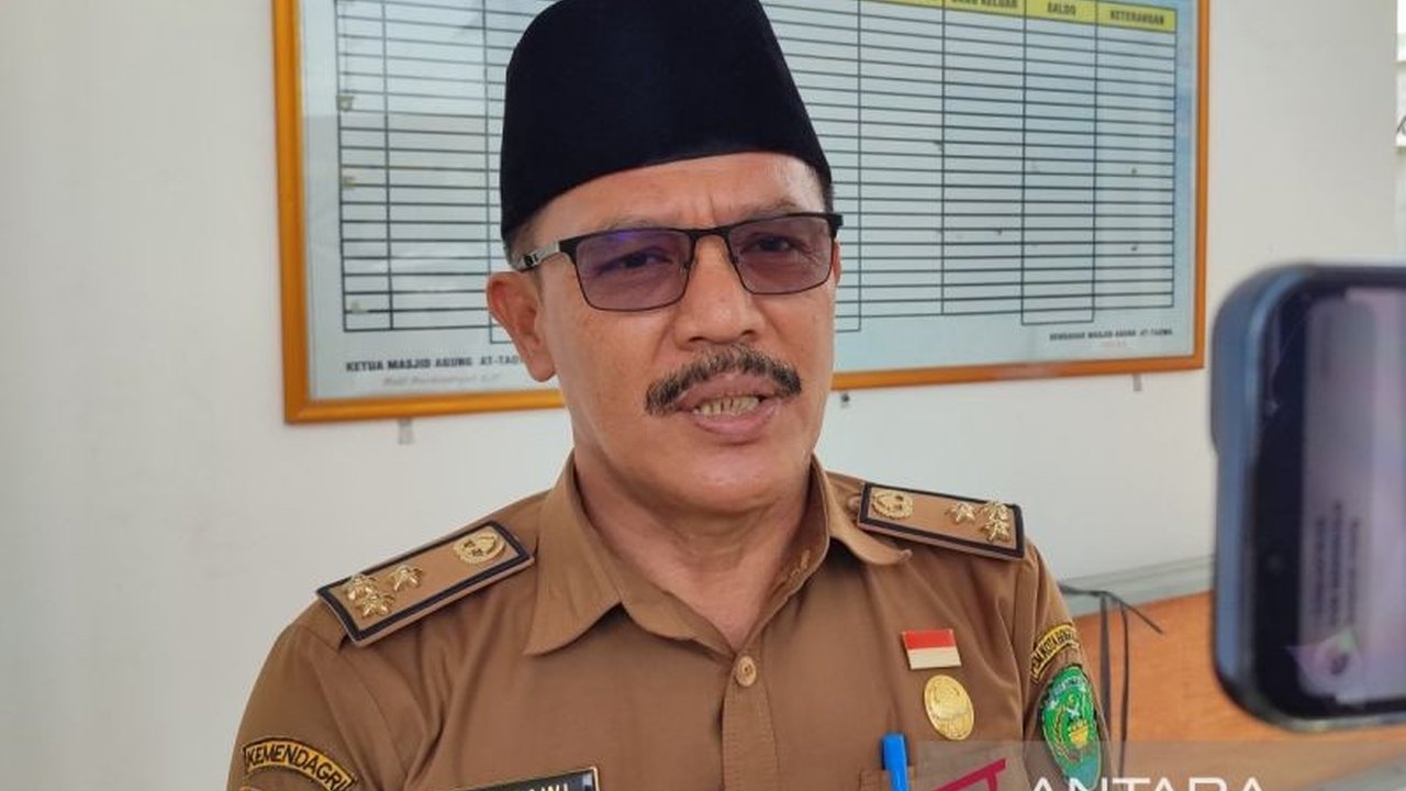 Pemerintah Kota Bengkulu menargetkan pelantikan dan penyerahan SK PPPK tahap pertama kepada 1.411 tenaga honorer paling lambat akhir Mei 2025, dengan total kuota PPPK mencapai 2.394 orang.
