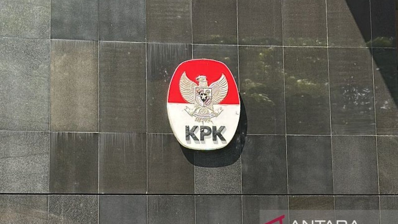 Mantan VP Keuangan PT ASDP, Susilo Prasojo, dipanggil KPK sebagai saksi terkait dugaan korupsi dalam akuisisi PT Jembatan Nusantara senilai Rp1,272 triliun, yang mengakibatkan kerugian negara Rp893 miliar.