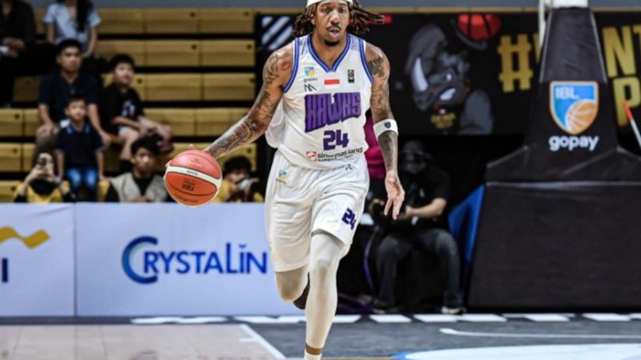 Tangerang Hawks resmi melepas Christopher Bryant dari roster IBL 2025 karena performanya yang dinilai belum memenuhi ekspektasi, menimbulkan pertanyaan akan strategi baru tim.