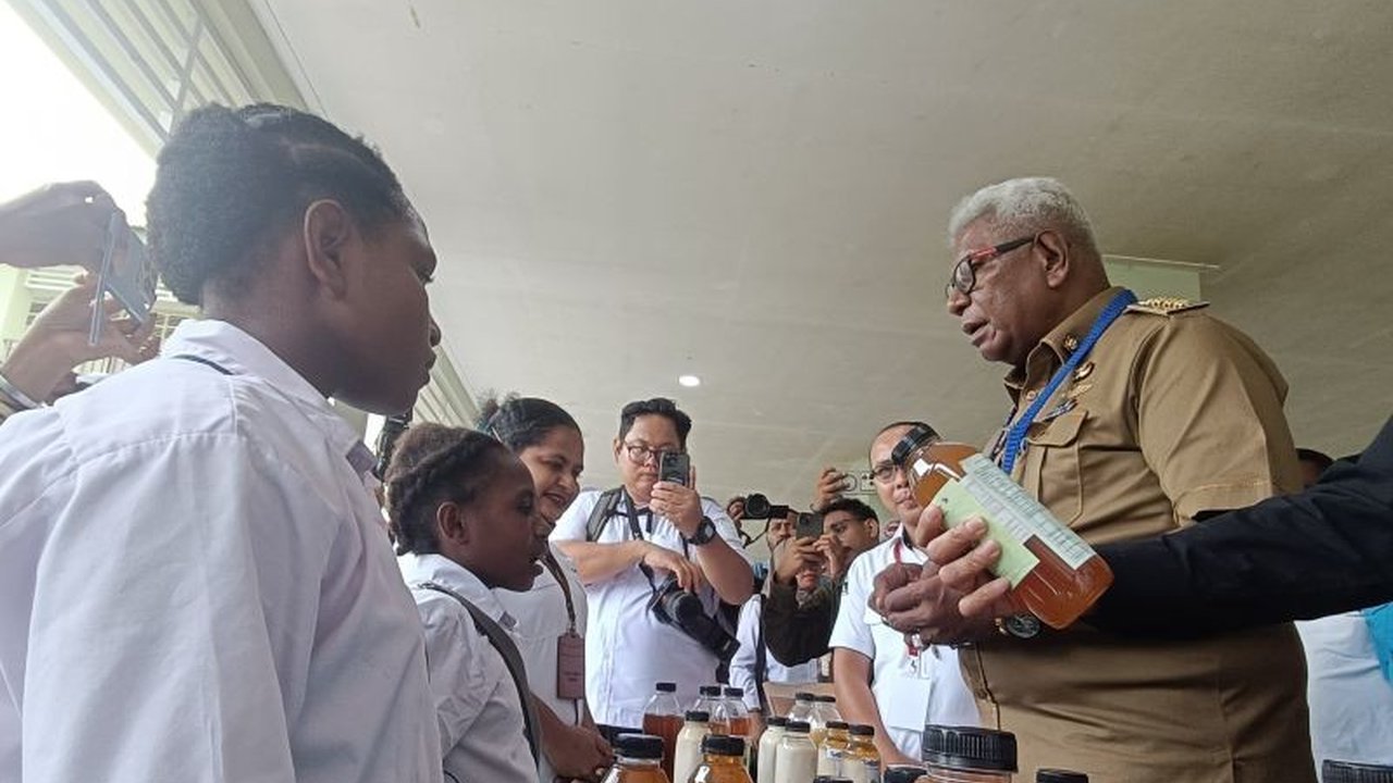 Pemerintah Kabupaten Mimika meluncurkan program 'Hari Cita-Cita' untuk memotivasi siswa di semua jenjang pendidikan di Papua Tengah, mendorong mereka mengejar impian masa depan.
