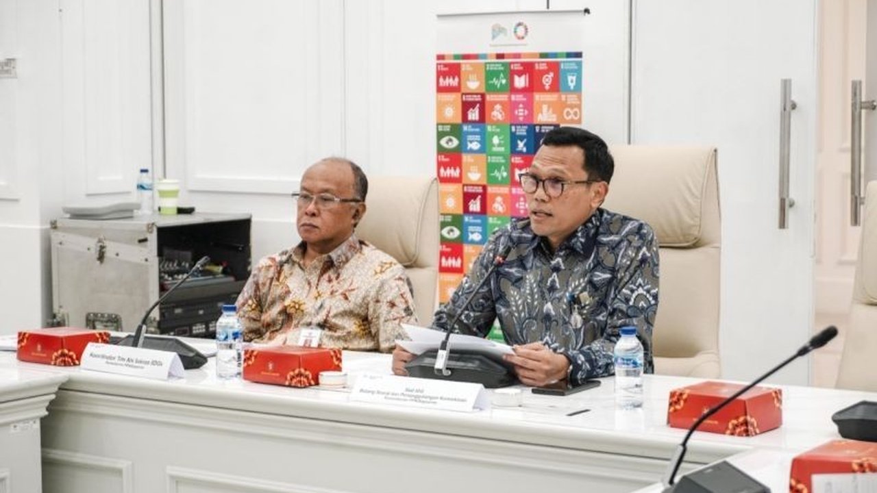 Pemerintah Indonesia sedang mempersiapkan Laporan Tinjauan Nasional Sukarela (VNR) 2025 untuk memaparkan kemajuan dalam pencapaian Tujuan Pembangunan Berkelanjutan (SDGs), dengan fokus pada lima SDG utama.