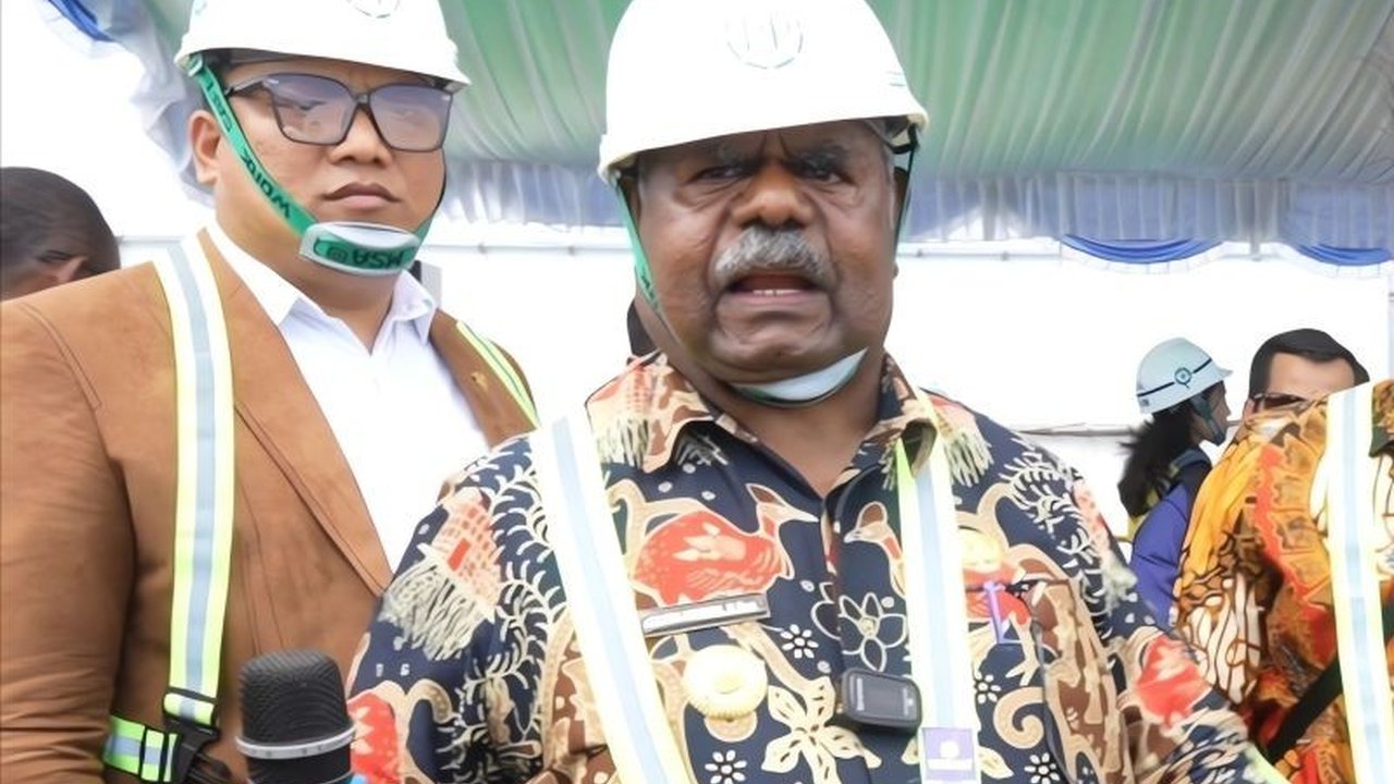 Gubernur Papua Barat Daya meminta DPR RI meninjau kembali kepemilikan Pulau Sain, Piyai, dan Kiyas yang kini berada di Maluku Utara, karena pulau-pulau tersebut dihuni penduduk asli Papua dan secara administratif masuk wilayah Raja Ampat.