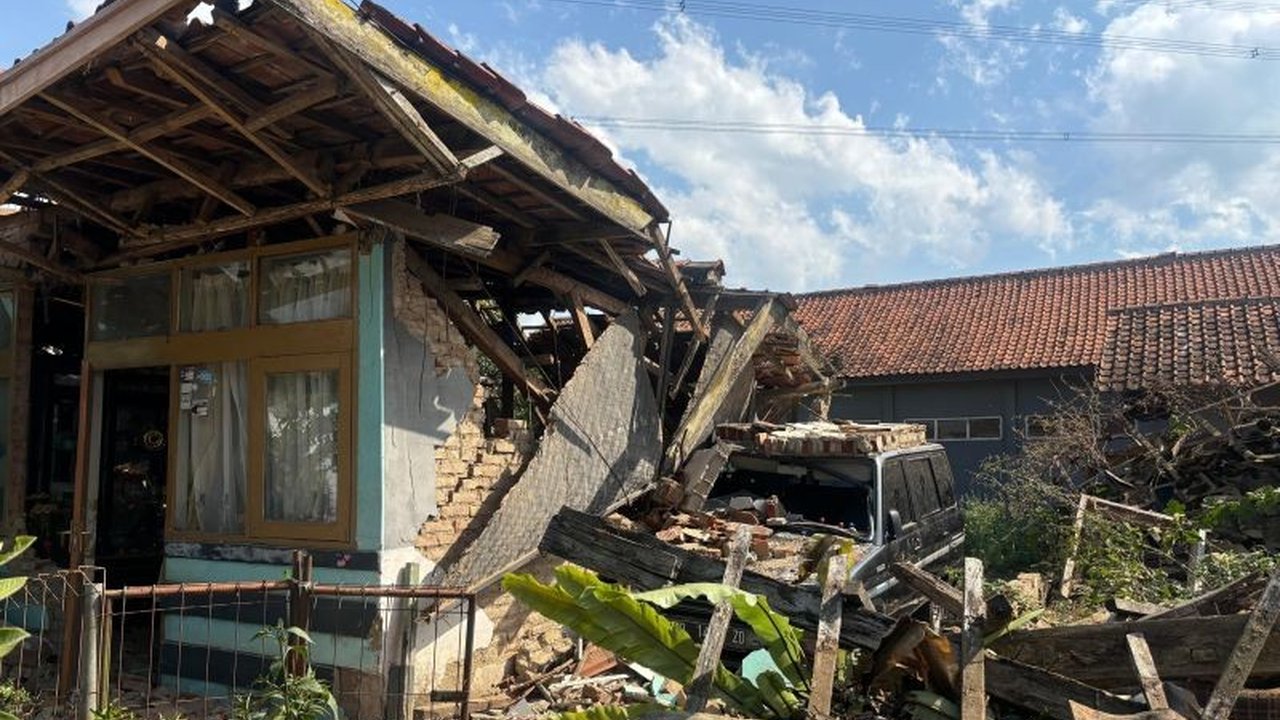 BMKG Bandung mencatat 127 gempa bumi mengguncang Jawa Barat dan sekitarnya pada April 2025, dengan magnitudo terbesar mencapai 5,3 SR.