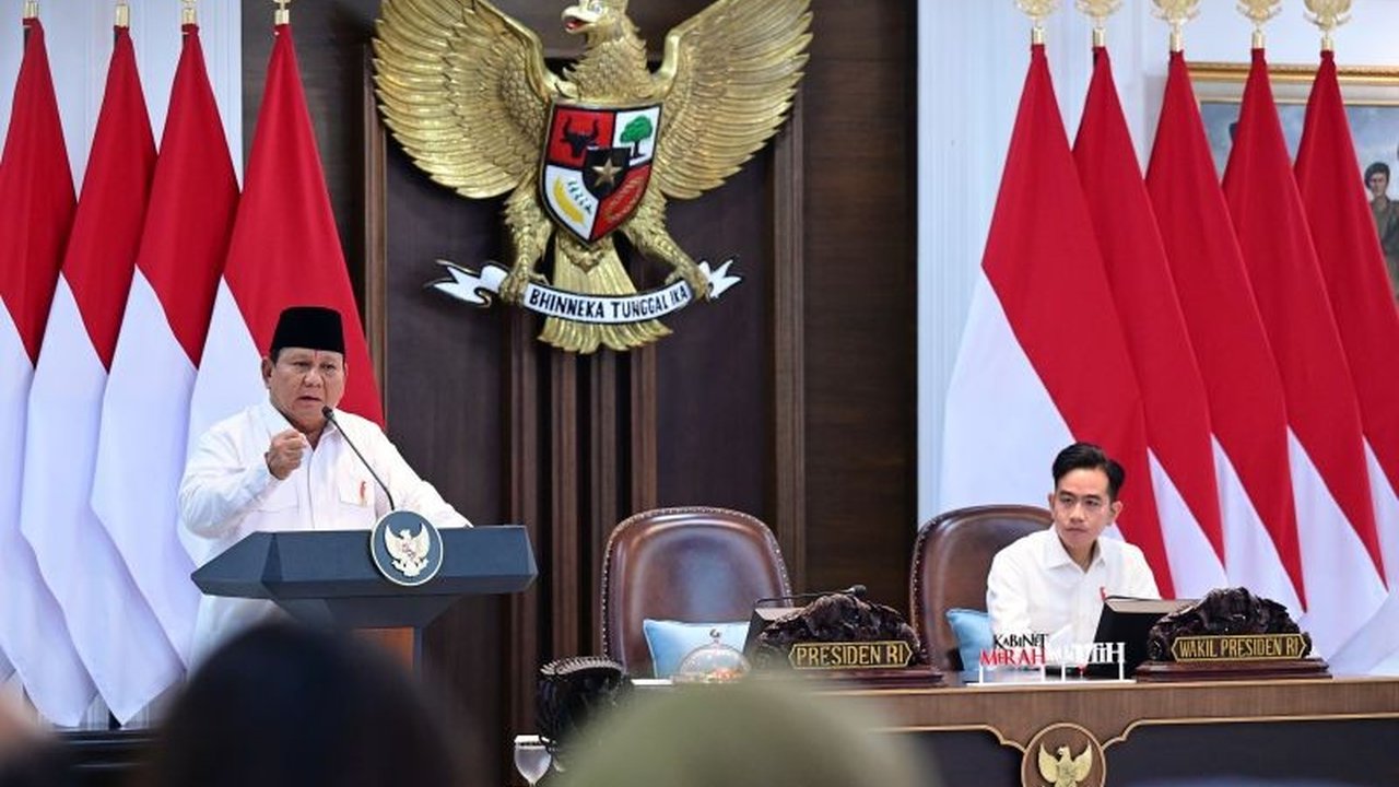 Presiden Prabowo Subianto laporkan keberhasilan program Makan Bergizi Gratis (MBG) mencapai 99,99 persen, namun tetap berupaya mencapai target nol kesalahan hingga akhir tahun.