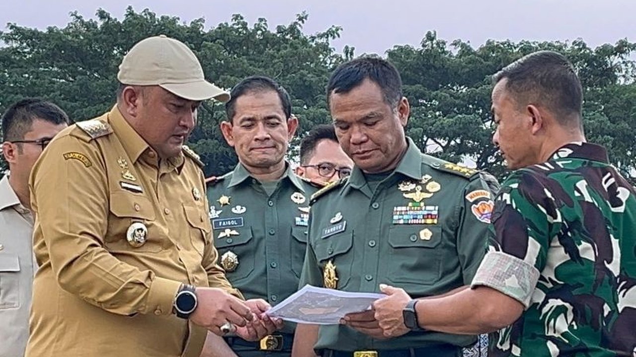 Pemerintah Kabupaten Bogor menyediakan lahan seluas 5 hektare di Stadion Pakansari untuk pembangunan Batalyon Resimen Kavaleri Berkuda TNI AD, yang juga akan dimanfaatkan sebagai pusat pelatihan berkuda.