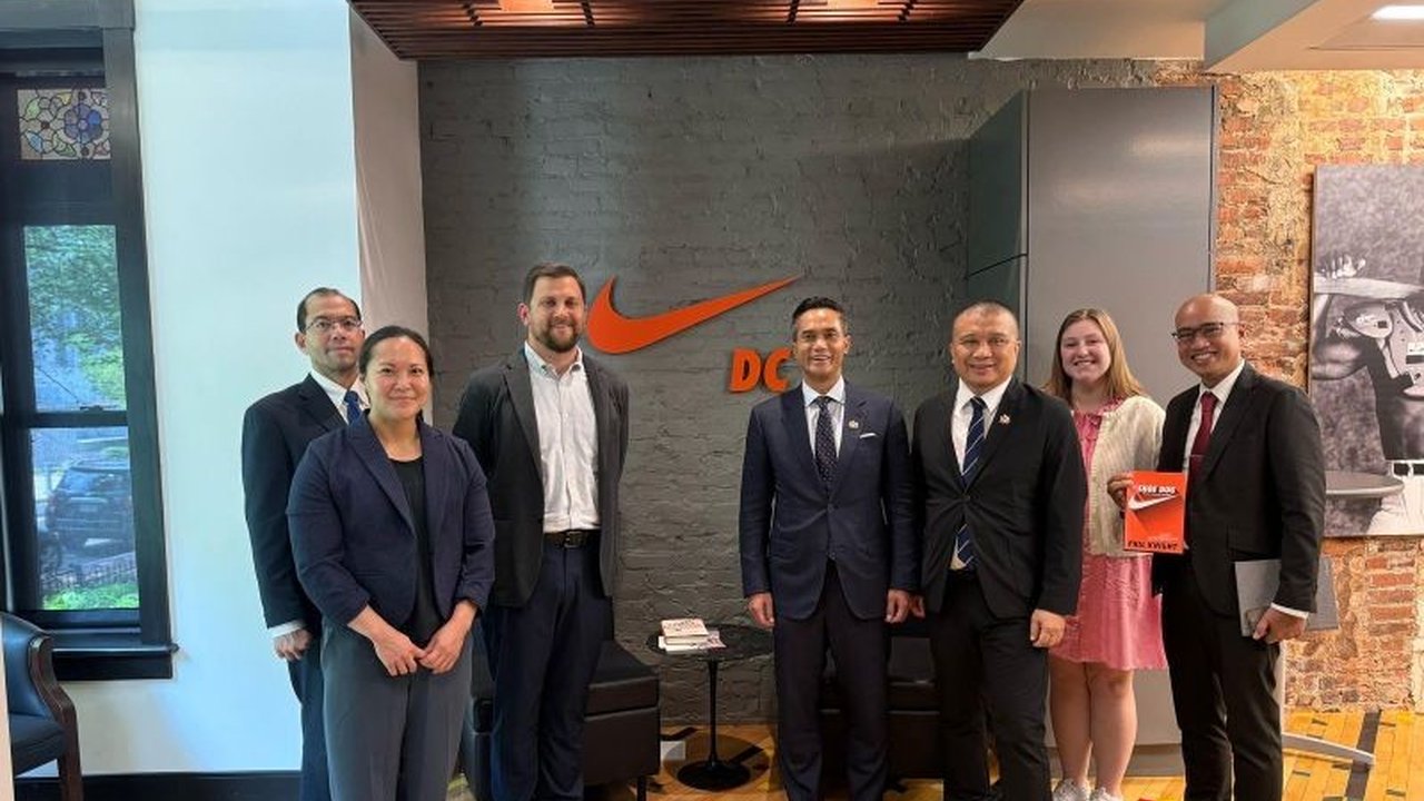 Penguatan ekspor garmen dan sepatu ke AS berpotensi menyerap 200 ribu tenaga kerja baru dan mendongkrak nilai perdagangan bilateral Indonesia-AS hingga dua kali lipat.