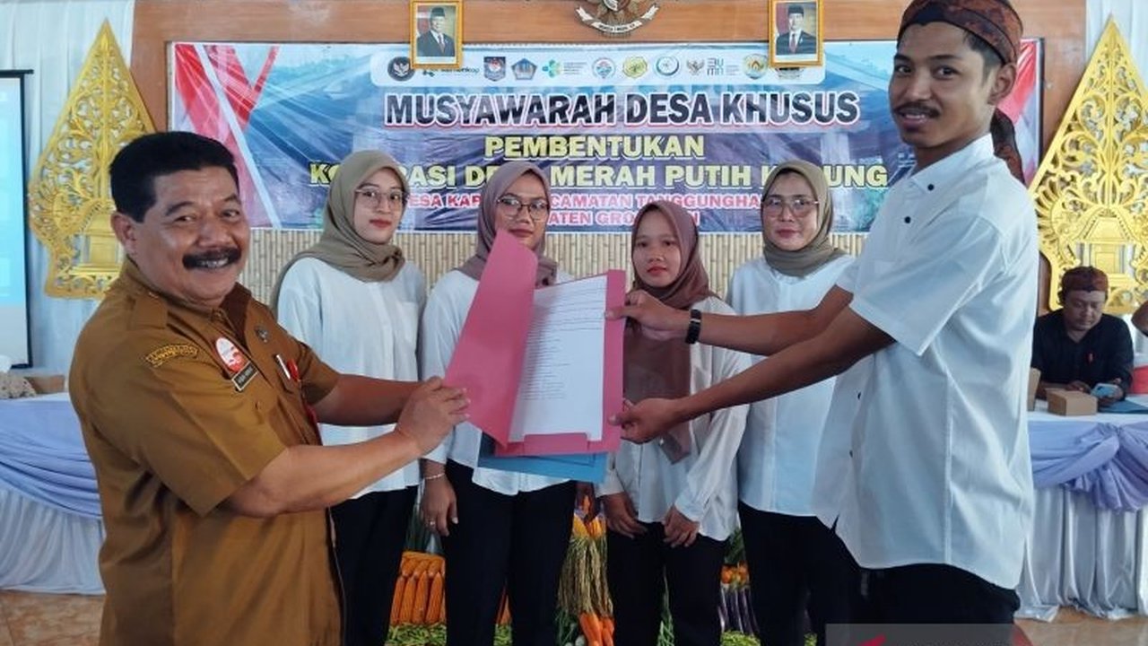 Desa Kapung, Grobogan, resmi membentuk Koperasi Merah Putih untuk meningkatkan perekonomian masyarakat melalui tujuh unit bisnis unggulan dan potensi lokal.