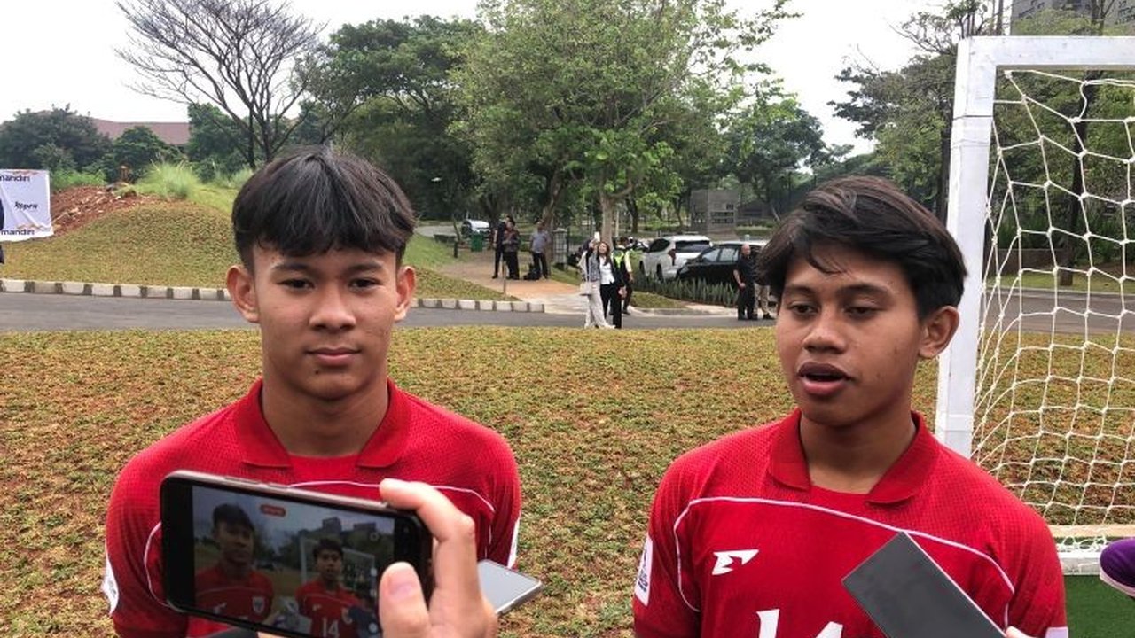 Pemain Timnas U-17 Indonesia, Zahaby Gholy dan Fabio Azkairawan, menyatakan kesiapannya bersaing dengan pemain naturalisasi baru dalam menghadapi Piala Dunia U-17 2025.