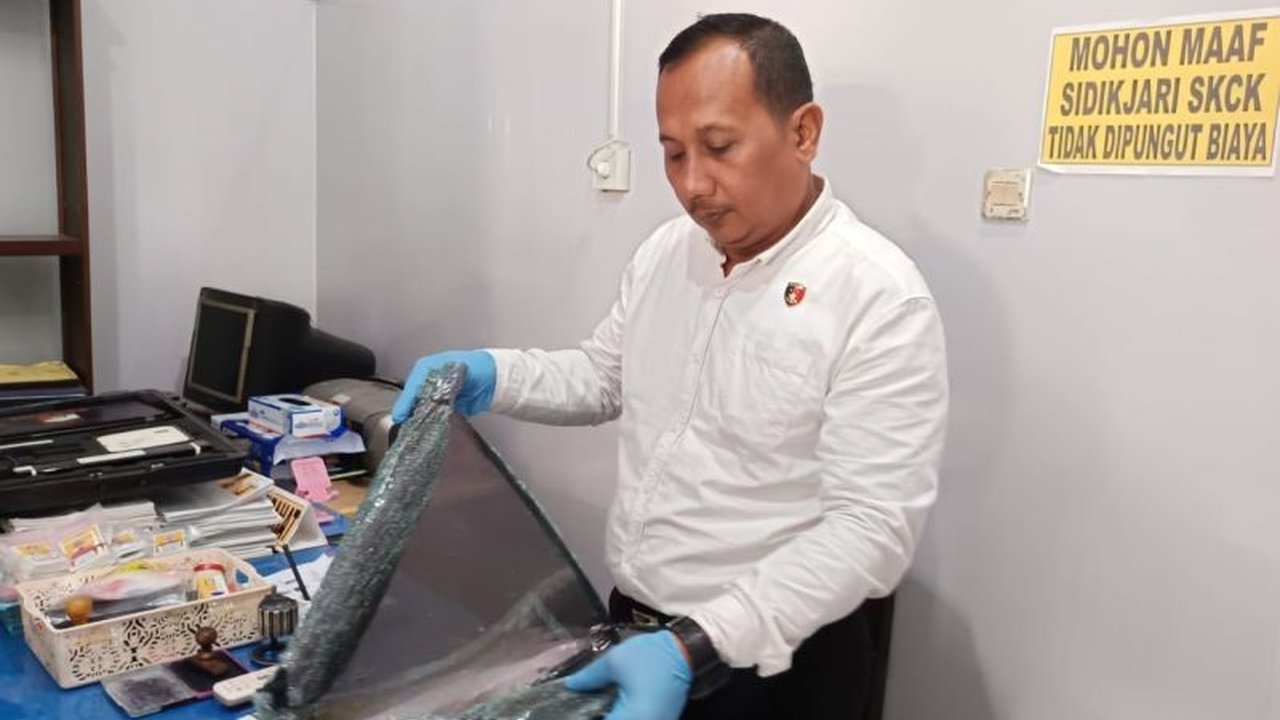 Seorang warga Madiun kehilangan Rp350 juta setelah mobilnya dipecah di Ponorogo; polisi selidiki kasus pencurian dengan pemberatan ini.