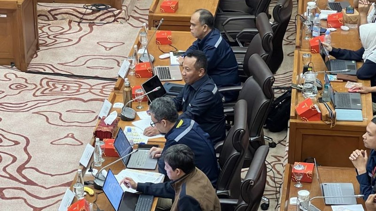 Kementerian ESDM mewajibkan tujuh perusahaan tambang batu bara besar untuk melakukan hilirisasi, dengan total investasi miliaran dolar AS.