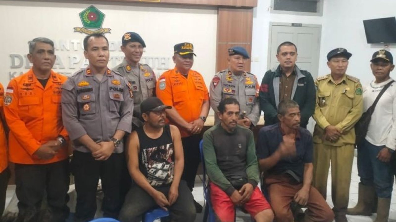 Tiga warga Desa Pal VII, Rejang Lebong, yang hilang di Taman Nasional Kerinci Seblat (TNKS) selama dua pekan akhirnya ditemukan selamat dan telah dievakuasi.