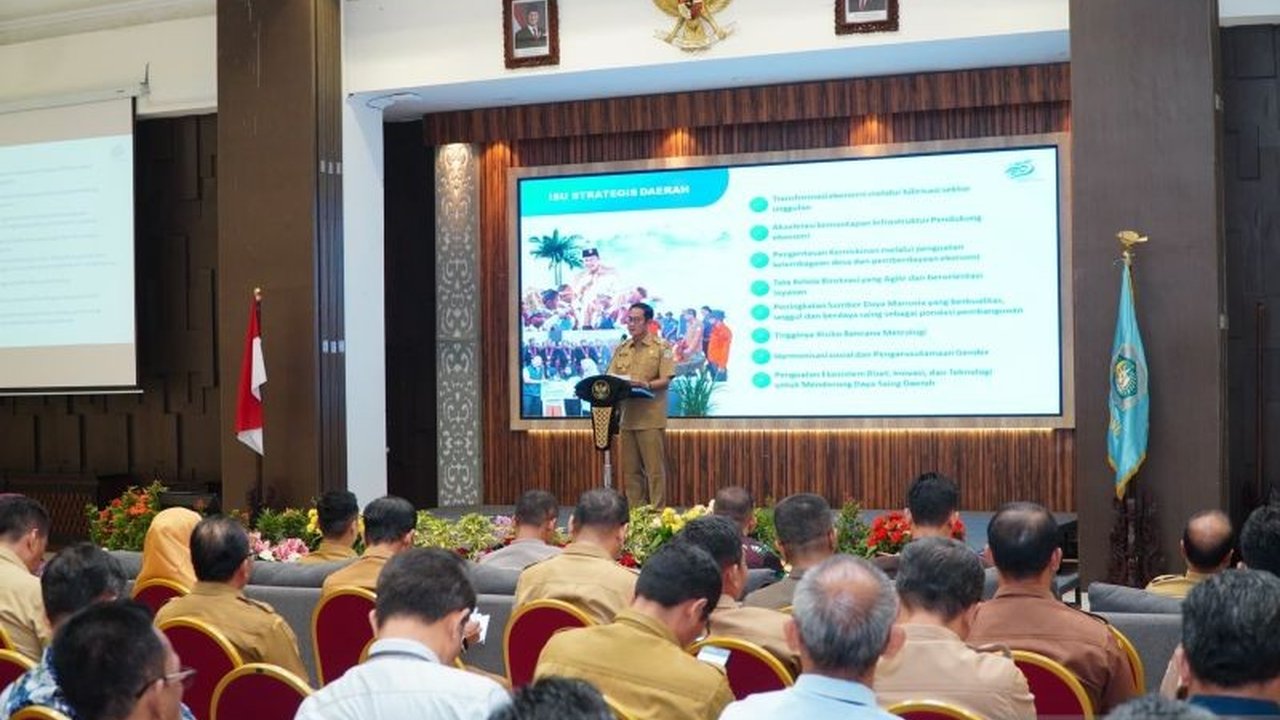 Pemerintah Kabupaten Lamongan fokus pada transformasi ekonomi dan peningkatan SDM dalam RPJMD 2025-2029, dengan program unggulan Lumbung Pangan Lamongan untuk sektor pertanian.