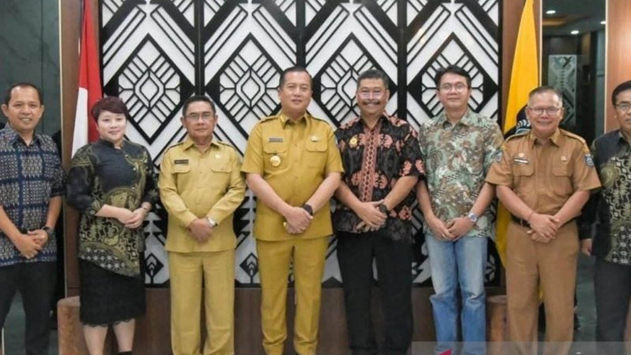 Badan Riset dan Inovasi Daerah (BRIDA) NTB berkomitmen membangun riset dan inovasi untuk menghasilkan produk unggulan lokal yang berdaya saing di pasar nasional dan internasional, bekerja sama dengan Universitas Mataram.