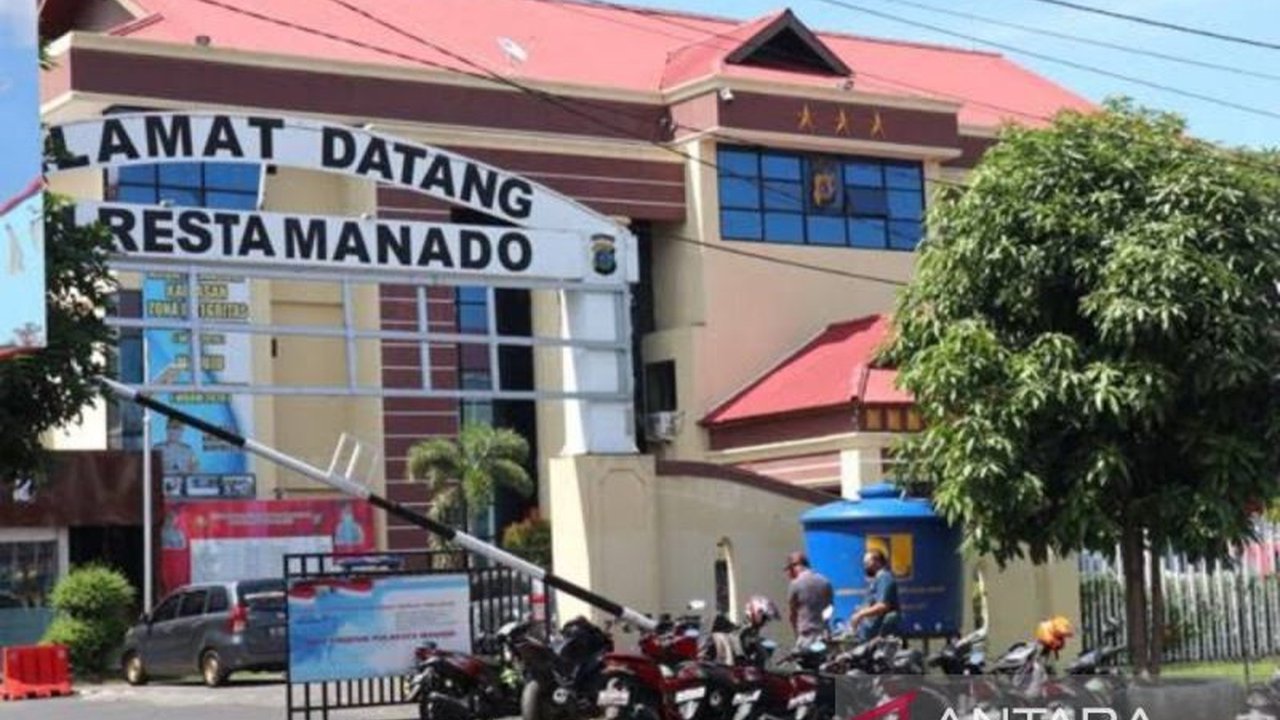 Polda Sulawesi Utara gencar memberantas peredaran minuman keras ilegal untuk menjaga stabilitas keamanan dan ketertiban masyarakat, dengan ribuan liter miras dimusnahkan setelah proses hukum.