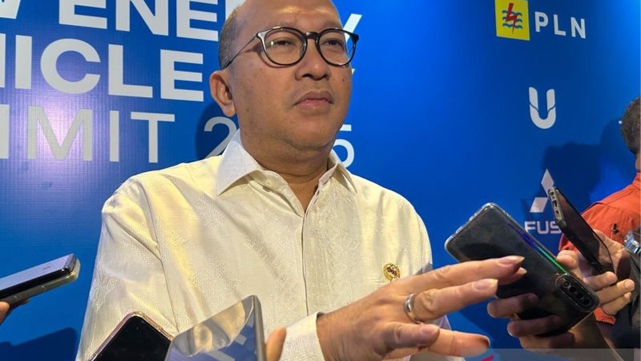 Pemerintah Indonesia akan memberikan insentif lebih besar kepada produsen kendaraan listrik (EV) dengan Tingkat Komponen Dalam Negeri (TKDN) yang tinggi, mendorong investasi dan percepatan target nol emisi.