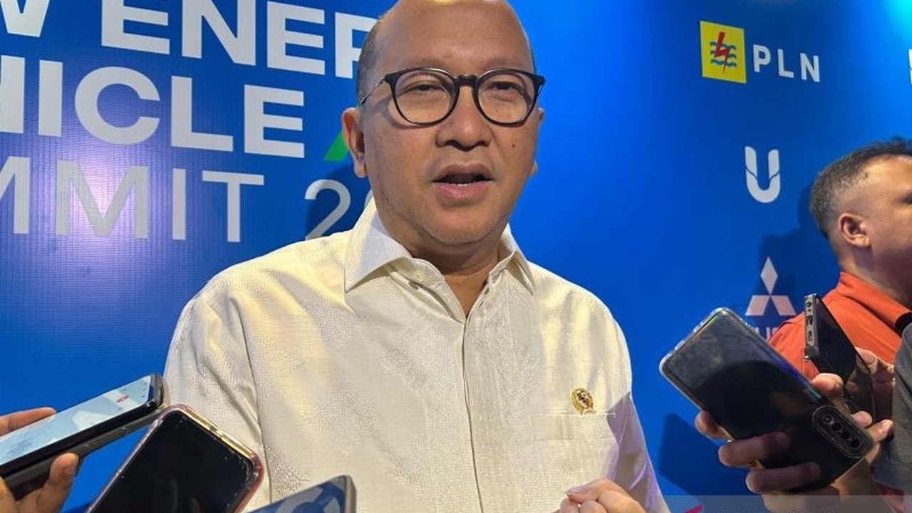 Pemerintah Indonesia membuka peluang investasi pembangunan stasiun pengisian kendaraan listrik (SPKL) bagi pihak swasta untuk mendukung target produksi 2,5 juta kendaraan listrik pada 2030.