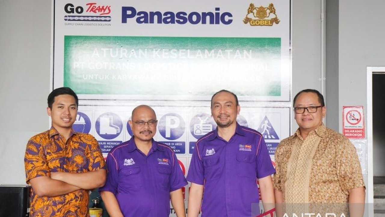 Panasonic resmi luncurkan pusat distribusi baru seluas 10.000 meter persegi di Cimanggis, Jawa Barat, untuk mempercepat distribusi produk elektronik dan meningkatkan kepuasan pelanggan.