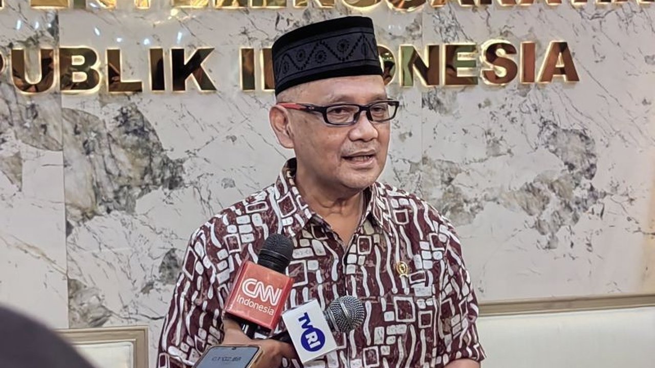 BP Haji memberikan peringatan keras kepada travel umrah yang melanggar aturan dan memberangkatkan jamaah tanpa visa resmi, dengan ancaman pencabutan izin operasional.