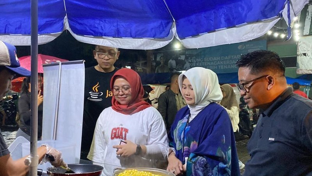 Perumda Tohaga Bogor resmi luncurkan pusat kuliner malam di Pasar Ciluar, atasi masalah PKL dan hidupkan perekonomian lokal dengan suasana nyaman dan tertib.