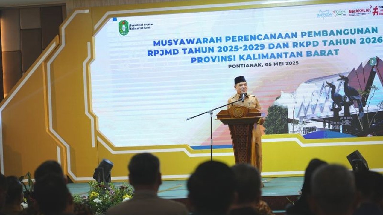 Pemerintah Provinsi Kalimantan Barat (Kalbar) fokus perbaiki infrastruktur, targetkan jalan mantap 80 persen pada 2030 dan buka kembali rute penerbangan internasional Pontianak-Kuching.