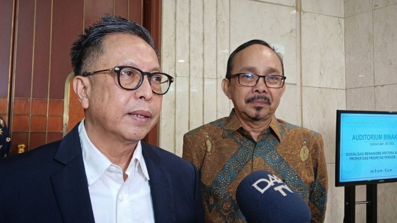 Kementerian Lingkungan Hidup (KLH) mengumumkan akses publik terhadap peringkat perusahaan dalam Program Penilaian Peringkat Kinerja Perusahaan (PROPER), memungkinkan masyarakat untuk menilai kinerja perusahaan dalam pengelolaan lingkungan.