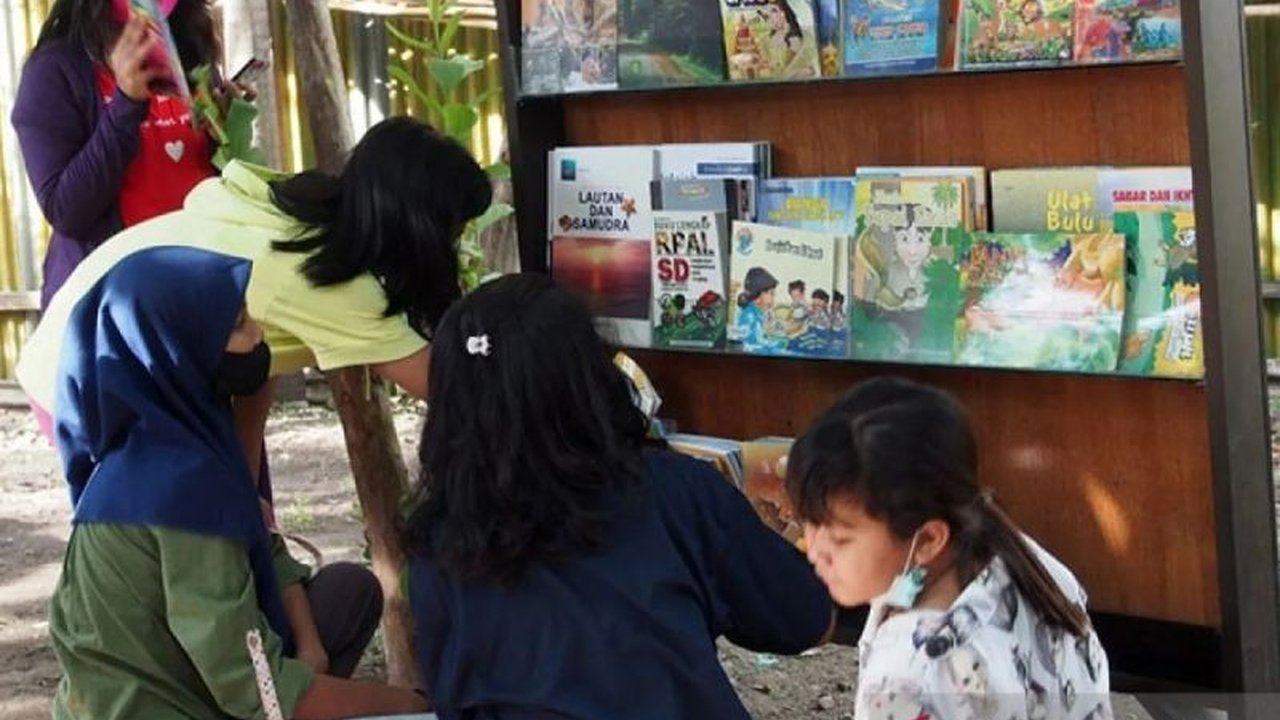 Pemerintah Kabupaten Donggala, Sulawesi Tengah, mendorong peningkatan minat baca masyarakat dengan menyalurkan 1.000 judul buku berbeda ke 24 perpustakaan desa dan taman baca masyarakat.