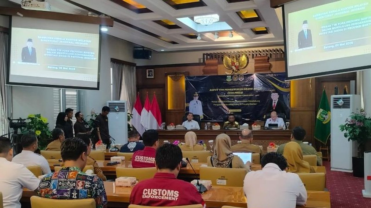 Pemerintah Provinsi Banten dan Imigrasi Banten perkuat kerja sama awasi investasi asing ilegal untuk mencegah kerugian ekonomi daerah dan memastikan investasi berdampak positif bagi masyarakat.